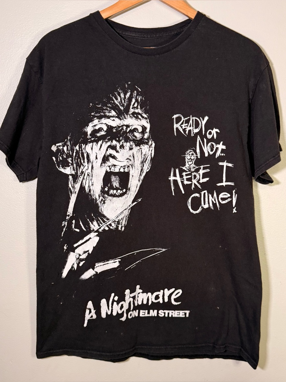 A Nightmare on Elm Street Freddy Krueger Graphic Tee Men’s L Black